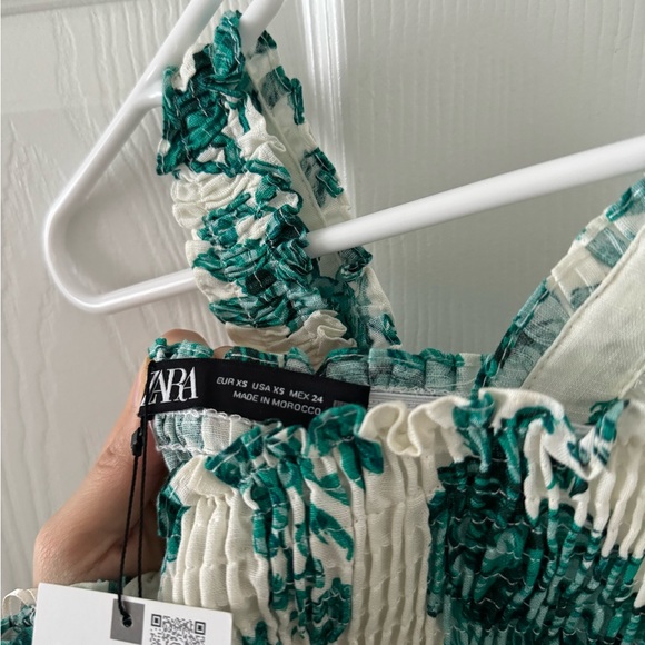 ❣️SOLD❣️ New with Tags Zara Green Floral Midi Dress with Slit Size XS - Picture 12 of 13